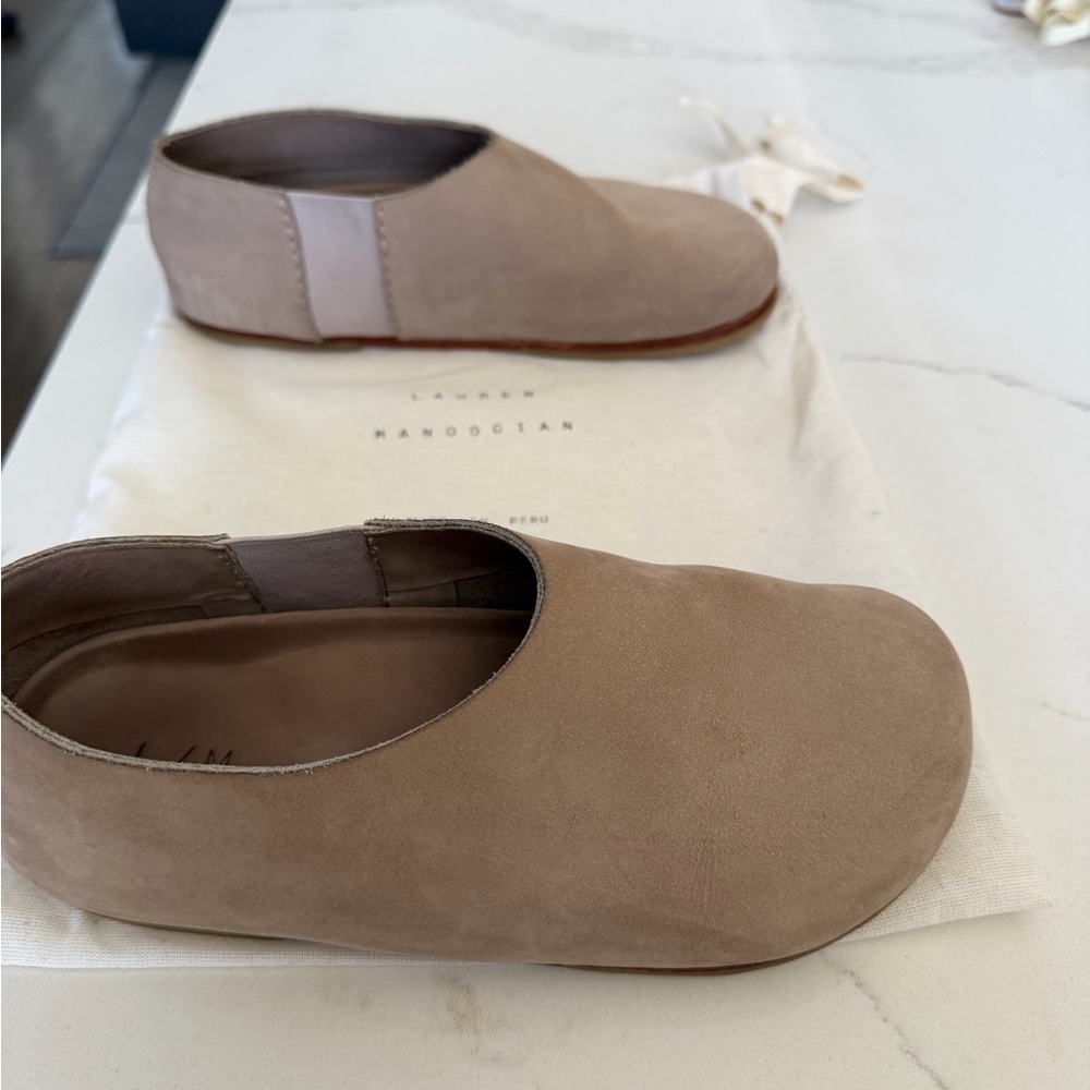 Flats - Picture 2 of 5